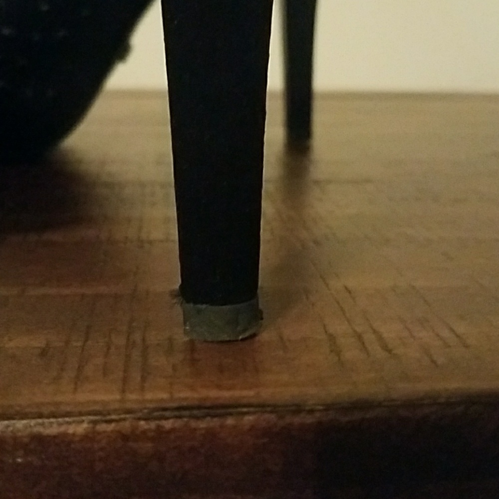 Shoe - Picture 3 of 4